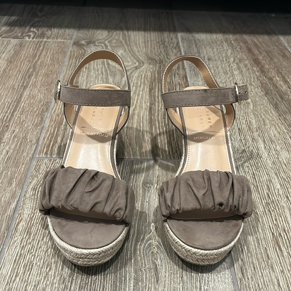 Brand new (in box), never worn Lauren Conrad wedge sandals with strap.